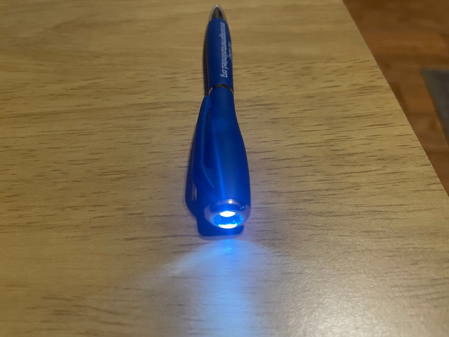 “BE KIND” LIGHT PEN